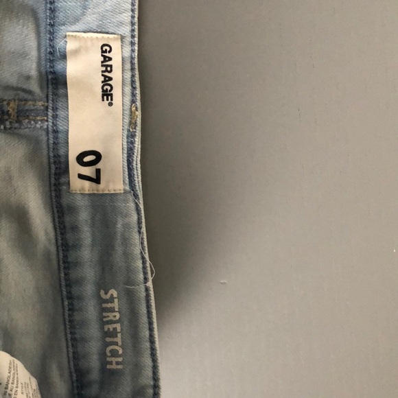 Ripped denim shorts - Picture 3 of 3